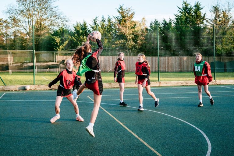 students playing netball